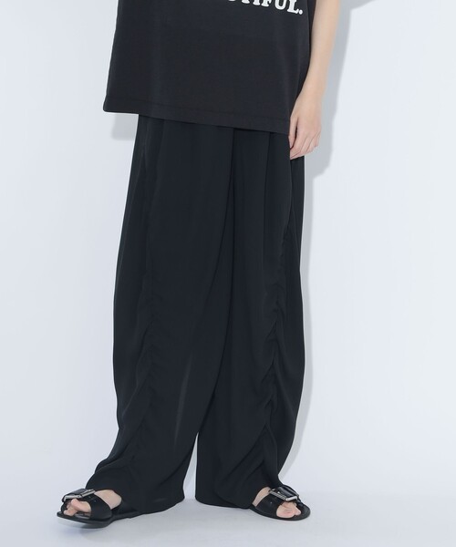 BEAMS BOY(ビームスボーイ)の「【8/6再値下げ】maturely / リサイクル アムンゼン シャーリング アンド スリット パンツ(スラックス・レディース・ブラック/アイボリー・0/1)」の15枚目の写真