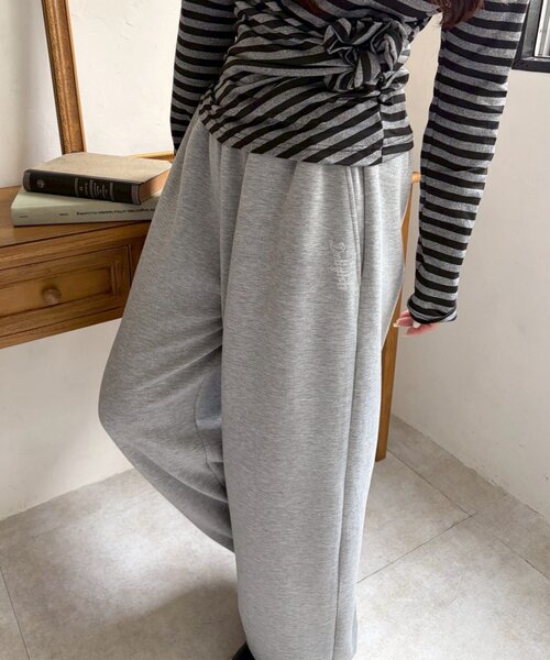 continuer de NICE CLAUP(コンティニューデナイスクラップ)の「【set upで楽しめる】ロゴキラリダンボールスウェットパンツ(スウェットパンツ・レディース・オフホワイト/ピンク/ブラック/トップグレー・FREE)」の3枚目の写真