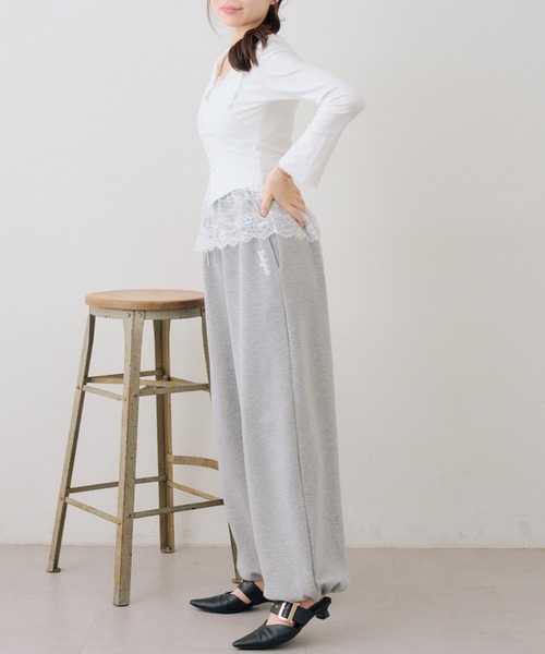 continuer de NICE CLAUP(コンティニューデナイスクラップ)の「【set upで楽しめる】ロゴキラリダンボールスウェットパンツ(スウェットパンツ・レディース・オフホワイト/ピンク/ブラック/トップグレー・FREE)」の17枚目の写真