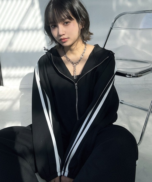 AS KNOW AS plus(アズノゥアズプラス)の「〇裾ドロスト付き クロップド丈 ダブルラインパーカー セットアップ可能【UNISEX ITEM】(パーカー・レディース・ブラック/ネイビー/杢グレー・FREE)」の1枚目の写真
