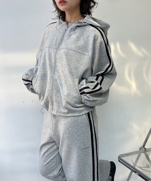 AS KNOW AS plus(アズノゥアズプラス)の「〇裾ドロスト付き クロップド丈 ダブルラインパーカー セットアップ可能【UNISEX ITEM】(パーカー・レディース・ブラック/ネイビー/杢グレー・FREE)」の17枚目の写真