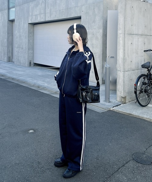 AS KNOW AS plus(アズノゥアズプラス)の「〇裾ドロスト付き クロップド丈 ダブルラインパーカー セットアップ可能【UNISEX ITEM】(パーカー・レディース・ブラック/ネイビー/杢グレー・FREE)」の7枚目の写真