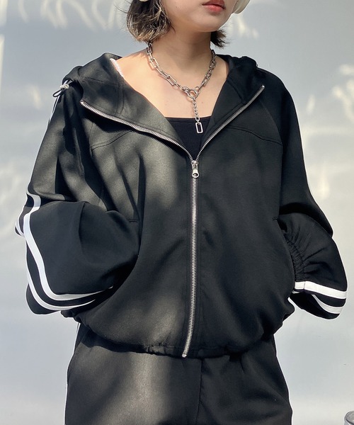 AS KNOW AS plus(アズノゥアズプラス)の「〇裾ドロスト付き クロップド丈 ダブルラインパーカー セットアップ可能【UNISEX ITEM】(パーカー・レディース・ブラック/ネイビー/杢グレー・FREE)」の11枚目の写真