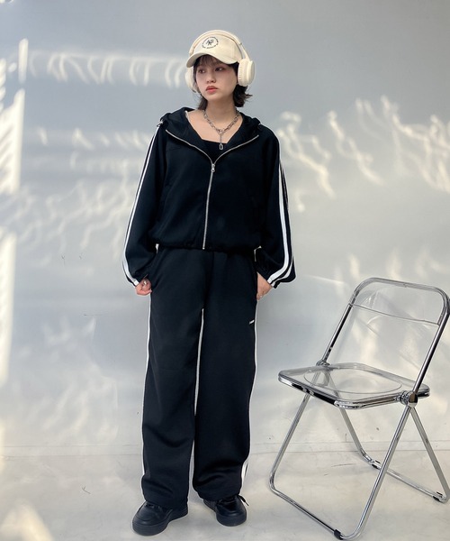 AS KNOW AS plus(アズノゥアズプラス)の「〇裾ドロスト付き クロップド丈 ダブルラインパーカー セットアップ可能【UNISEX ITEM】(パーカー・レディース・ブラック/ネイビー/杢グレー・FREE)」の13枚目の写真