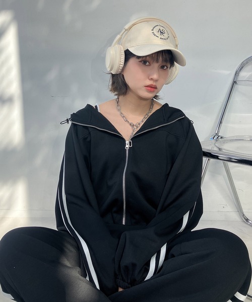 AS KNOW AS plus(アズノゥアズプラス)の「〇裾ドロスト付き クロップド丈 ダブルラインパーカー セットアップ可能【UNISEX ITEM】(パーカー・レディース・ブラック/ネイビー/杢グレー・FREE)」の9枚目の写真