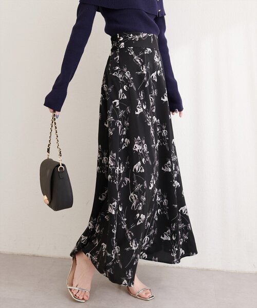 natural couture（ナチュラルクチュール）の「アートフラワーハイウエストフレアスカート（スカート・レディース・イエロー系その他/ホワイト系その他/ブラック系その他・FREE）」の2枚目の写真