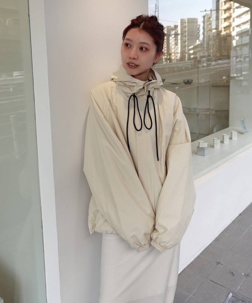 TODAYFUL(トゥデイフル)の「Hoodie Puff Jacket(ミリタリージャケット・レディース・キナリ/ブラック・36inch/38inch)」の6枚目の写真