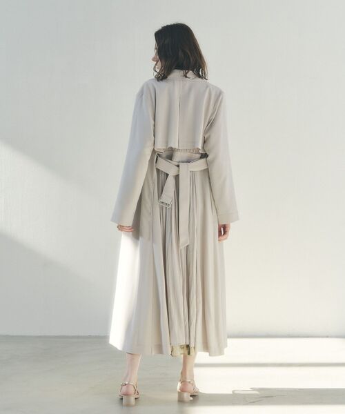 YECCA VECCA（イェッカヴェッカ）の「【UVカット/花粉ガード】素材MIXトレンチコート（トレンチコート・レディース・ベージュ/グレイッシュベージュ/ライトブルー/ネイビー・FREE）」の14枚目の写真