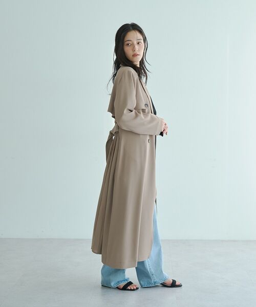YECCA VECCA（イェッカヴェッカ）の「【UVカット/花粉ガード】素材MIXトレンチコート（トレンチコート・レディース・ベージュ/グレイッシュベージュ/ライトブルー/ネイビー・FREE）」の19枚目の写真