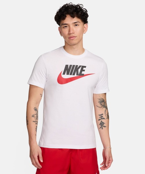 NIKE(ナイキ)の「ナイキ NIKE ナイキ NSW フューチュラ アイコン S/S Tシャツ(Tシャツ/カットソー・メンズ・ホワイト×レッド・S/M/L/LL/3L)」の1枚目の写真