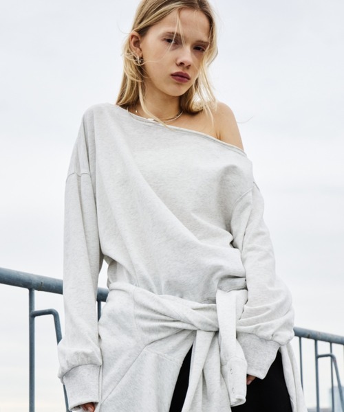 HANNE(アン)の「ワンショルダーライトスウェットトップス(スウェット・レディース・ピンク/ネイビー/オフホワイト・FREE)」の1枚目の写真