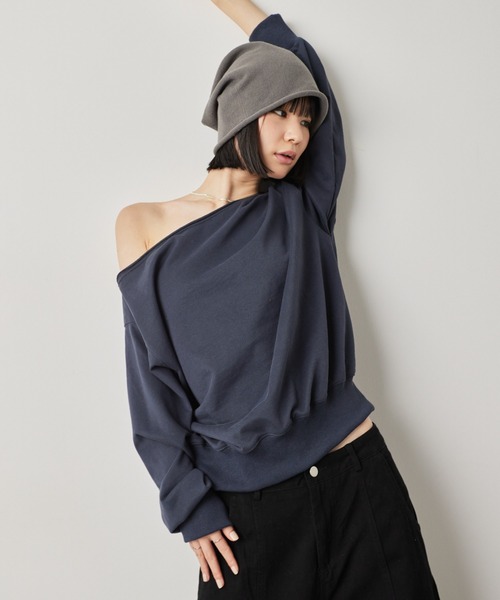 HANNE(アン)の「ワンショルダーライトスウェットトップス(スウェット・レディース・ピンク/ネイビー/オフホワイト・FREE)」の12枚目の写真