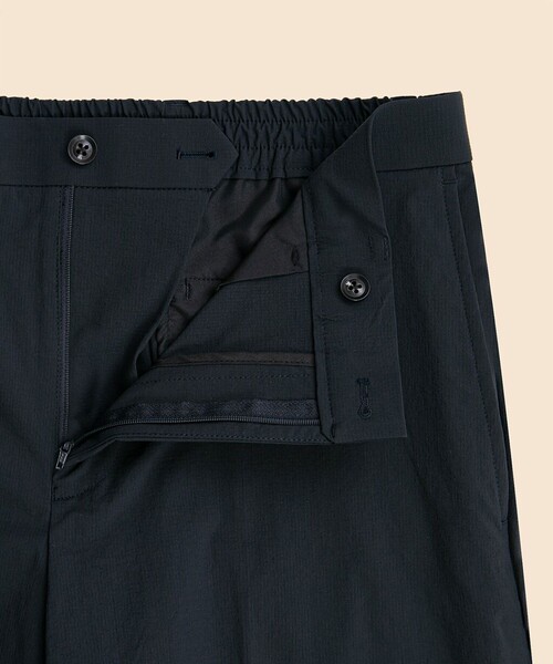 BROOKS BROTHERS(ブルックスブラザーズ)の「ナイロン/ポリウレタン ウォッシャブル プレーンフロント トラウザーズ Classic(スラックス・メンズ・ネイビー・LARGE/MEDIUM)」の6枚目の写真