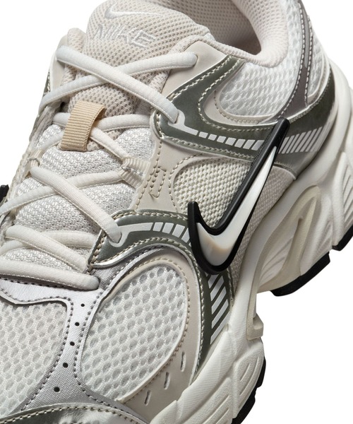 NIKE（ナイキ）の「NIKE ナイキ WS V5 RNR HQ7901 104（スニーカー・レディース・ホワイト×シルバー・23.5cm/24.0cm/24.5cm/25.0cm/23.0cm）」の7枚目の写真