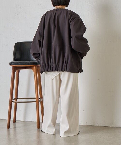 Jena espace merveilleux（ジェナ　エスパスメルヴェイユ）の「裾タックコクーンブルゾン（ベスト・レディース・チャコールグレー・FREE）」の5枚目の写真