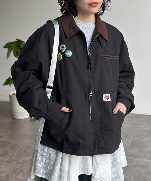 CPCM（シーピーシーエム）の「缶バッジ付きライトワークジャケット（ブルゾン・レディース・ブラウン/ブラック・MEDIUM/LARGE）」の11枚目の写真