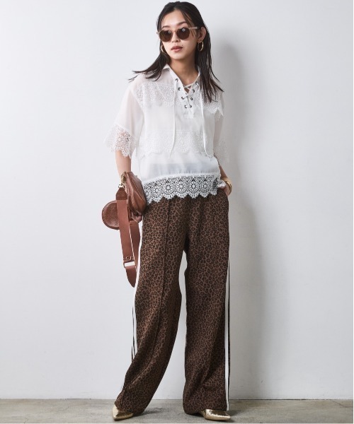 CHIC STYLE(シックスタイル)の「レースアップレースブラウス<大きいサイズ有>シックスタイル(シャツ/ブラウス・レディース・ブラック/オフホワイト・M/L/LL/3L/4L/5L)」の15枚目の写真