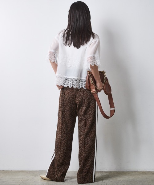 CHIC STYLE(シックスタイル)の「レースアップレースブラウス<大きいサイズ有>シックスタイル(シャツ/ブラウス・レディース・ブラック/オフホワイト・M/L/LL/3L/4L/5L)」の17枚目の写真
