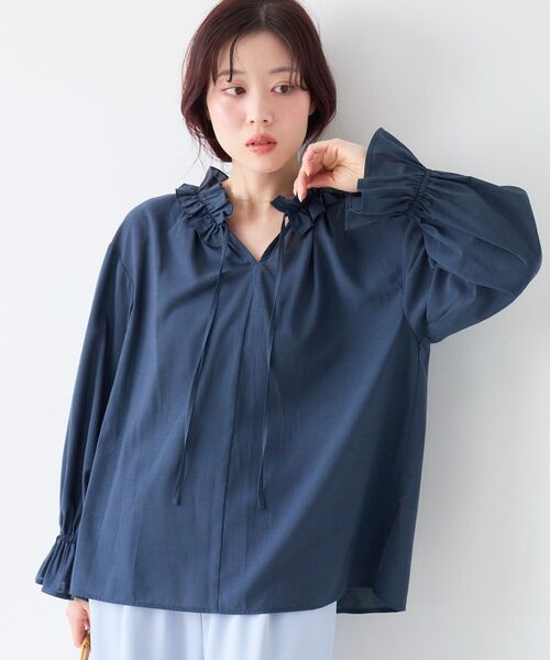 le.coeur blanc（ルクールブラン）の「シアーフリルネックブラウス（シャツ/ブラウス・レディース・ネイビー/イエロー/オフホワイト・38）」の21枚目の写真