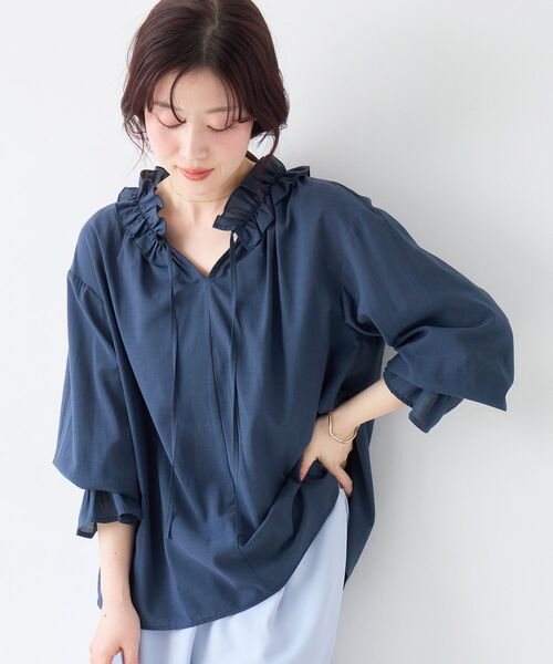 le.coeur blanc（ルクールブラン）の「シアーフリルネックブラウス（シャツ/ブラウス・レディース・ネイビー/イエロー/オフホワイト・38）」の22枚目の写真