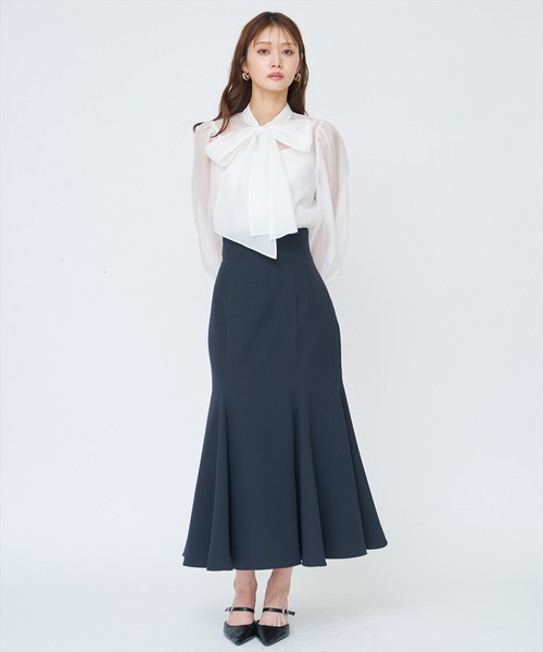AND COUTURE(アンドクチュール)の「シアーボウタイブラウス(シャツ/ブラウス・レディース・オフホワイト/ブラック/イエロー/ブルー・FREE)」の6枚目の写真