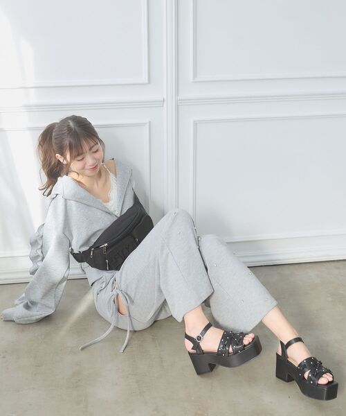 MAJESTIC LEGON(マジェスティックレゴン)の「キルティングビジューリボンサンダル(サンダル・レディース・アイボリー/ブラック・SMALL/MEDIUM/LARGE/X-LARGE)」の8枚目の写真