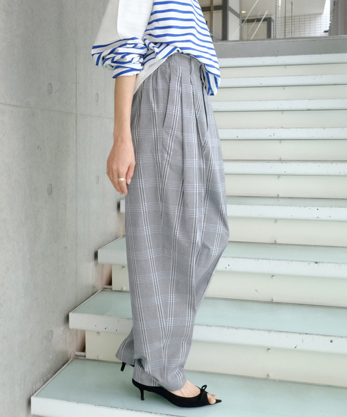 IENA（イエナ）の「Maison IENA 別注 Nell/ネル チェックペグトップパンツ 261-202-61（スラックス・レディース・カーキ・38/36）」の12枚目の写真