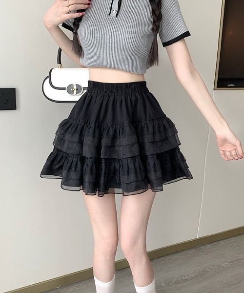 Beststore(ベストストア)の「ボリュームフリル ミニ丈 ティアードスカート(インナーパンツ付)(スカート・レディース・ホワイト/ブラック・M/L/FREE)」の1枚目の写真