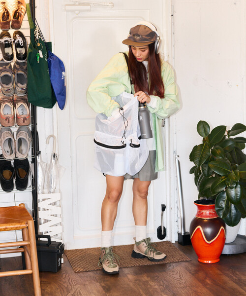 WEEKEND(ER)(ウィークエンダー)の「WEEKEND(ER) × FREAK'S STORE/ウィークエンダー × フリークスストア 別注 MESH DRAWSTRING BACKPACK バックパック(バックパック/リュック・メンズ・ホワイト/オレンジ/グレー/ブラック・ONE SIZE)」の6枚目の写真