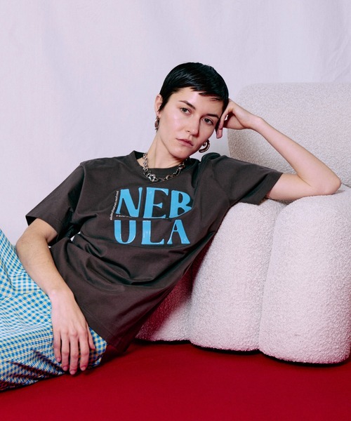 MAISON SPECIAL(メゾンスペシャル)の「【PRE-ORDER】NEBULA Logo T-Shirt/NEBULAロゴTシャツ(Tシャツ/カットソー・レディース・ホワイト/ライム/ピンク/チャコールグレー・FREE)」の3枚目の写真