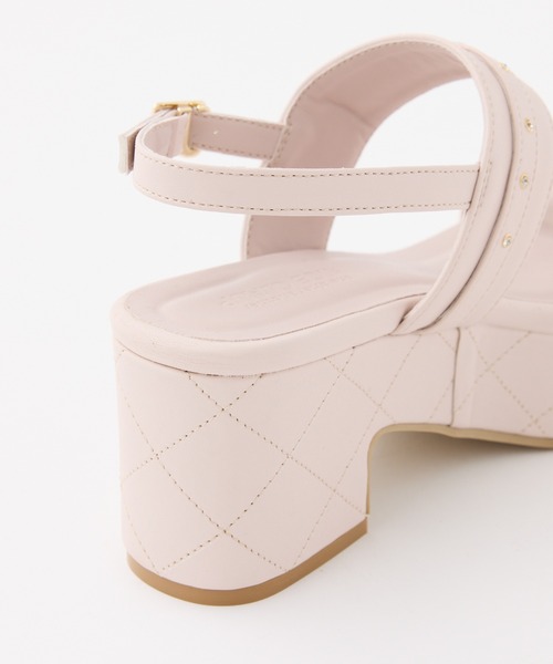 one after another NICE CLAUP（ワンアフターアナザーナイスクラップ）の「ビジューベルトキルティングサンダル（サンダル・レディース・ブラック/アイボリー/ピンク・LARGE/MEDIUM/SMALL）」の7枚目の写真
