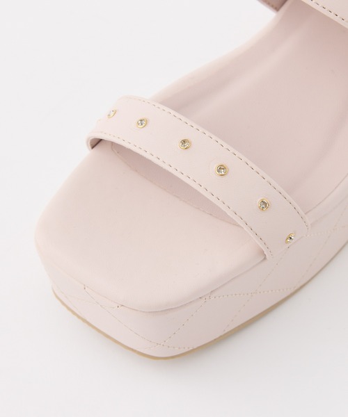 one after another NICE CLAUP（ワンアフターアナザーナイスクラップ）の「ビジューベルトキルティングサンダル（サンダル・レディース・ブラック/アイボリー/ピンク・LARGE/MEDIUM/SMALL）」の4枚目の写真