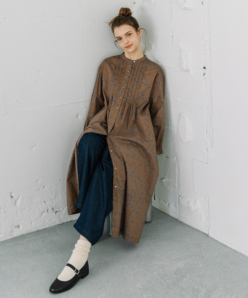 POU DOU DOU（プードゥドゥ）の「ランダムフラワープリントタックワンピース（ワンピース・レディース・オフホワイト/モカ/ブラック・3）」の10枚目の写真