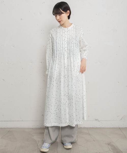 POU DOU DOU（プードゥドゥ）の「ランダムフラワープリントタックワンピース（ワンピース・レディース・オフホワイト/モカ/ブラック・3）」の22枚目の写真