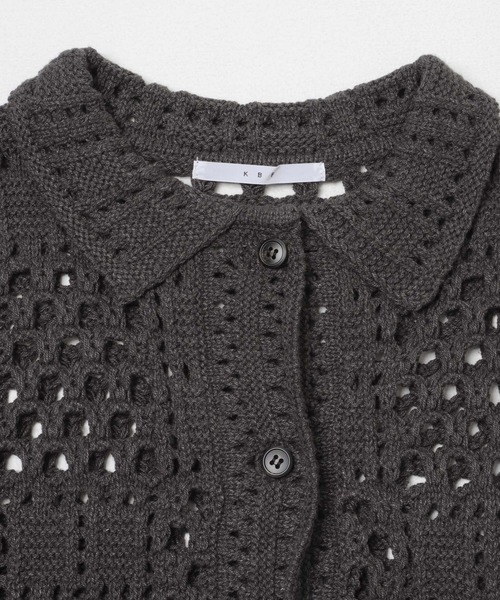 KBF（ケイビーエフ）の「クロシェニットシャツ（ニット/セーター・レディース・カーキ/アイボリー/チャコールグレー・ONE）」の14枚目の写真
