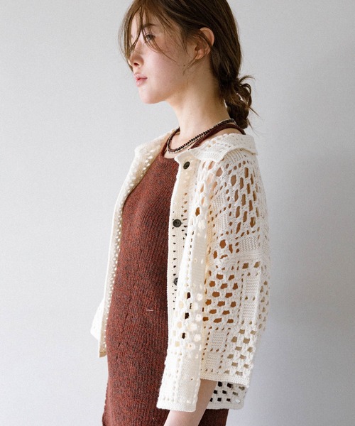 KBF（ケイビーエフ）の「クロシェニットシャツ（ニット/セーター・レディース・カーキ/アイボリー/チャコールグレー・ONE）」の19枚目の写真