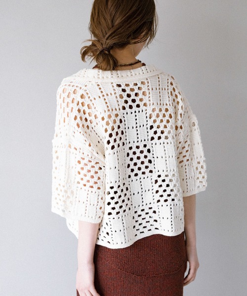 KBF（ケイビーエフ）の「クロシェニットシャツ（ニット/セーター・レディース・カーキ/アイボリー/チャコールグレー・ONE）」の20枚目の写真