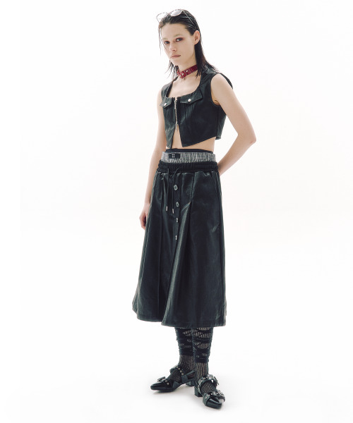 TRIPSHOP(トリップショップ)の「ショートジャケットクロップベスト(ベスト・レディース・ブラック・SMALL/MEDIUM)」の7枚目の写真