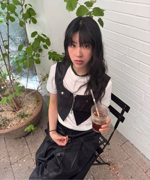 TRIPSHOP(トリップショップ)の「ショートジャケットクロップベスト(ベスト・レディース・ブラック・SMALL/MEDIUM)」の18枚目の写真