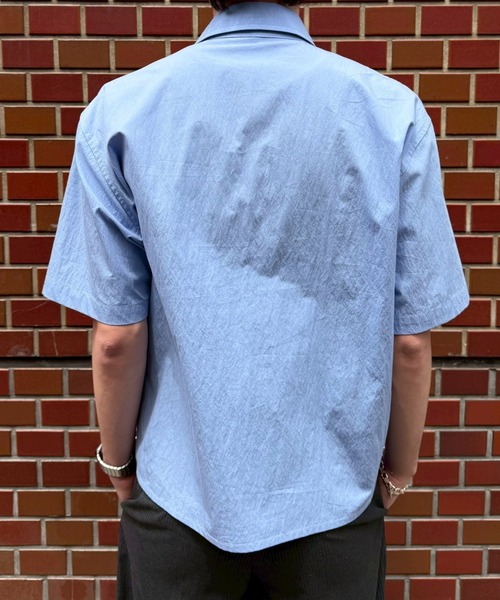 Chikashitsu +(チカシツプラス)の「【Chikashitsu +】cropped rivet shirt / 【チカシツプラス】クロップリベット半袖シャツ<着用動画あり>(シャツ/ブラウス・メンズ・アイボリー/スカイブルー/ブラック・ONE SIZE)」の14枚目の写真