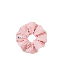 EMIS（イミス）の「LOGO JACQUARD SCRUNCHIE（シュシュ）」
