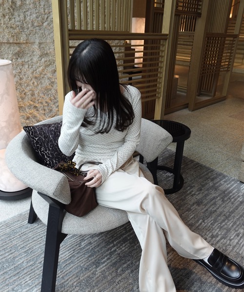 Reurie'(レウリィ)の「ドットVラップトップ(ayaka select) / きれいめ オフィスカジュアル 長袖 肌見せ 韓国(Tシャツ/カットソー・レディース・アイボリー/ホワイト/ネイビー・FREE)」の15枚目の写真