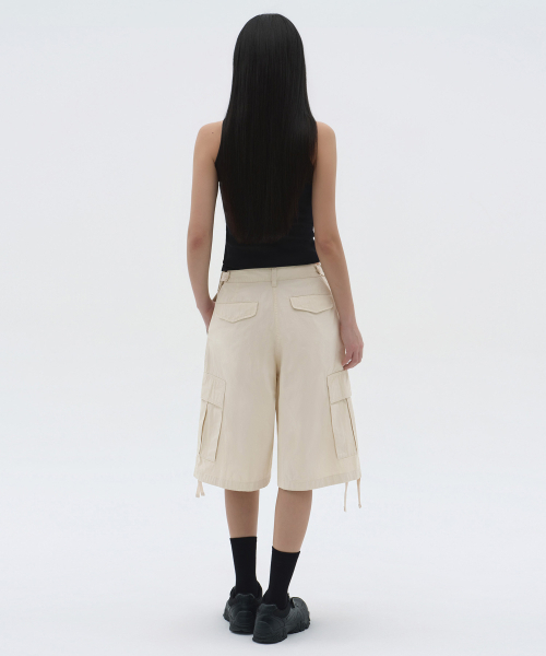 MUSINSA STANDARD WOMAN（ムシンサスタンダードウーマン）の「ウィメンズワイドカーゴバミューダパンツ[クリーム]（その他パンツ・レディース・その他・24/25/26/27/28/29/30）」の3枚目の写真