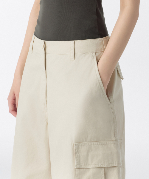 MUSINSA STANDARD WOMAN（ムシンサスタンダードウーマン）の「ウィメンズワイドカーゴバミューダパンツ[クリーム]（その他パンツ・レディース・その他・24/25/26/27/28/29/30）」の5枚目の写真