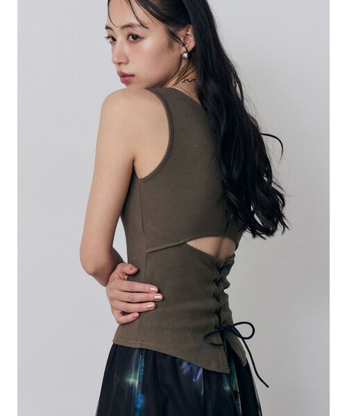 MURUA(ムルーア)の「カップ付きバックレースアップテレコタンク 夏服(タンクトップ・レディース・カーキ/ブラック/ホワイト/マスタード・FREE)」の3枚目の写真