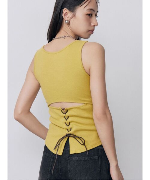 MURUA(ムルーア)の「カップ付きバックレースアップテレコタンク 夏服(タンクトップ・レディース・カーキ/ブラック/ホワイト/マスタード・FREE)」の4枚目の写真