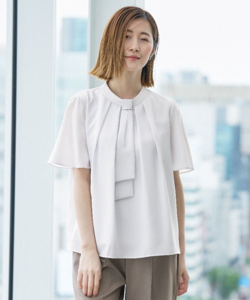 AOYAMA(アオヤマ)の「【接触冷感・4WAY】半袖ボウタイアクセサリー付きブラウス(シャツ/ブラウス・レディース・ホワイト系その他/ホワイト/サックスブルー/ベージュ/ネイビー・M/S/LL/L)」の5枚目の写真