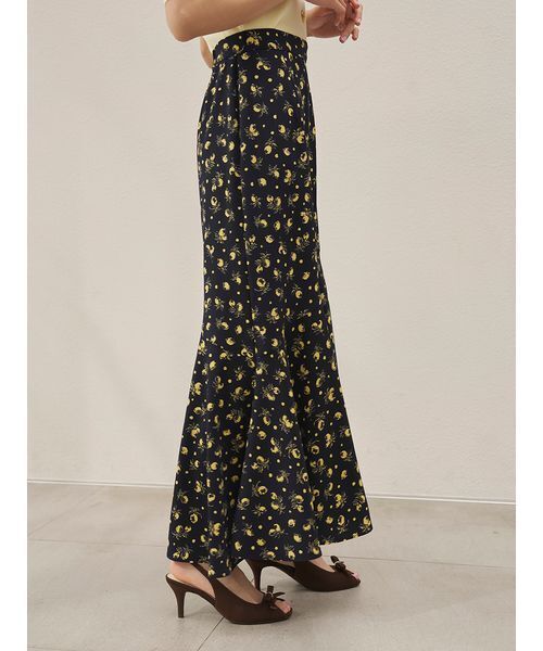 SNIDEL（スナイデル）の「Sustainableフルーツプリントマーメイドスカート（スカート・レディース・ダークネイビー/ピンク/アイボリー・1/0）」の9枚目の写真