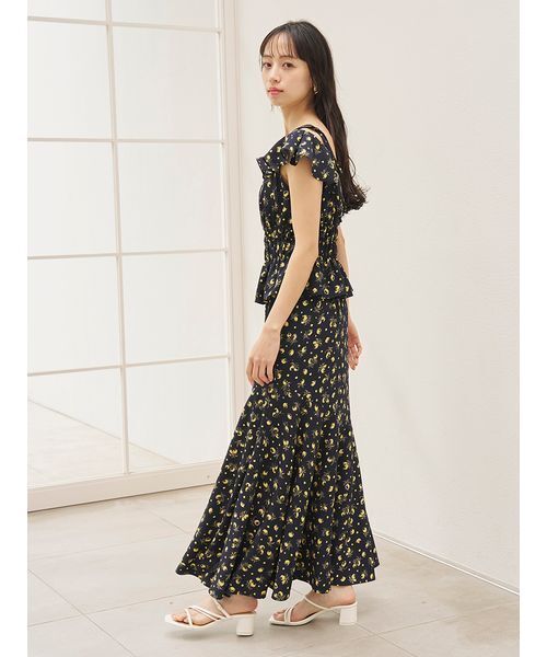 SNIDEL（スナイデル）の「Sustainableフルーツプリントマーメイドスカート（スカート・レディース・ダークネイビー/ピンク/アイボリー・1/0）」の17枚目の写真