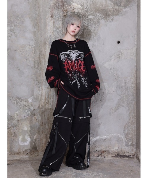 Amilige(アミリージュ)の「骨ロゴプリントチェーン付きロングTシャツ(Tシャツ/カットソー・レディース・ブラック×レッド/ブラック×パープル・FREE)」の3枚目の写真